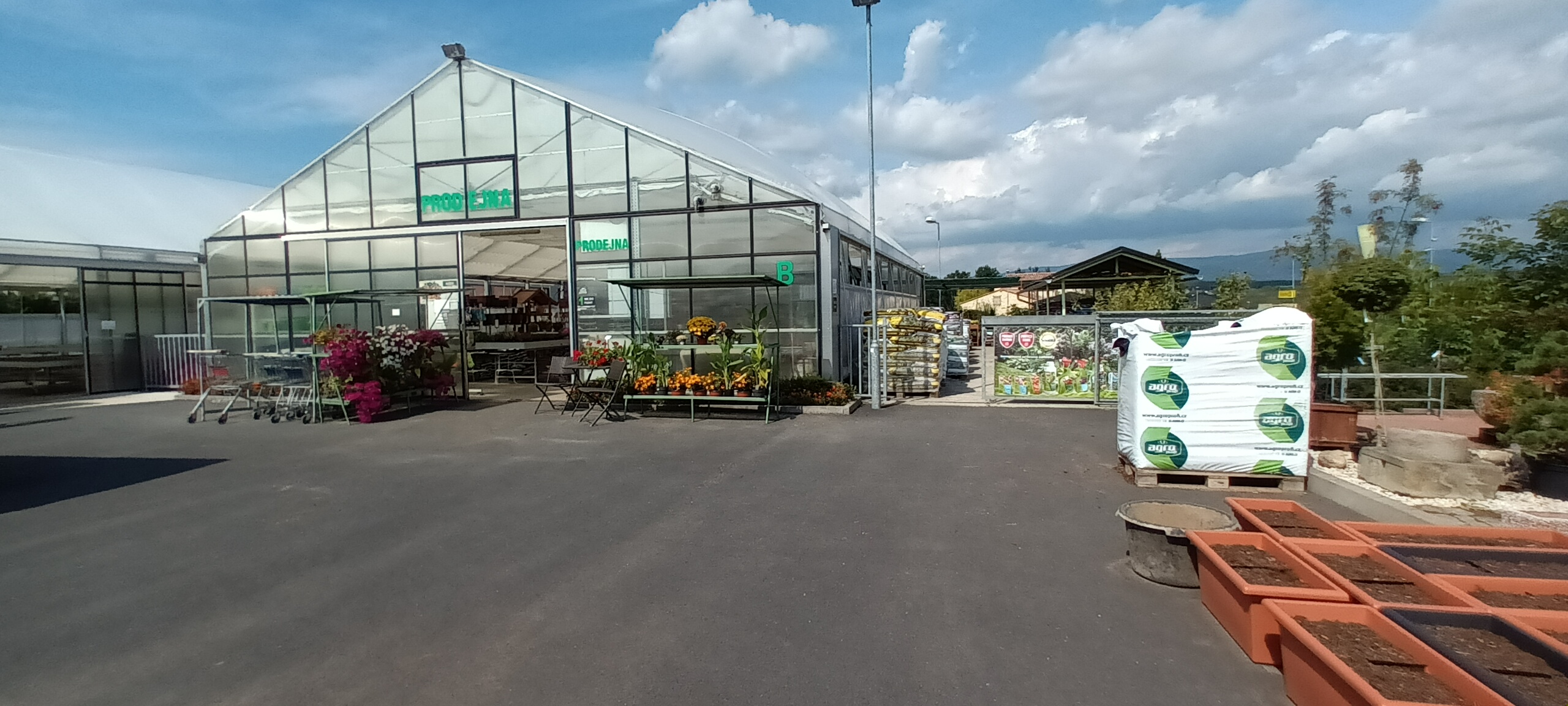 Flora centrum Mráz s.r.o.- Sedlec